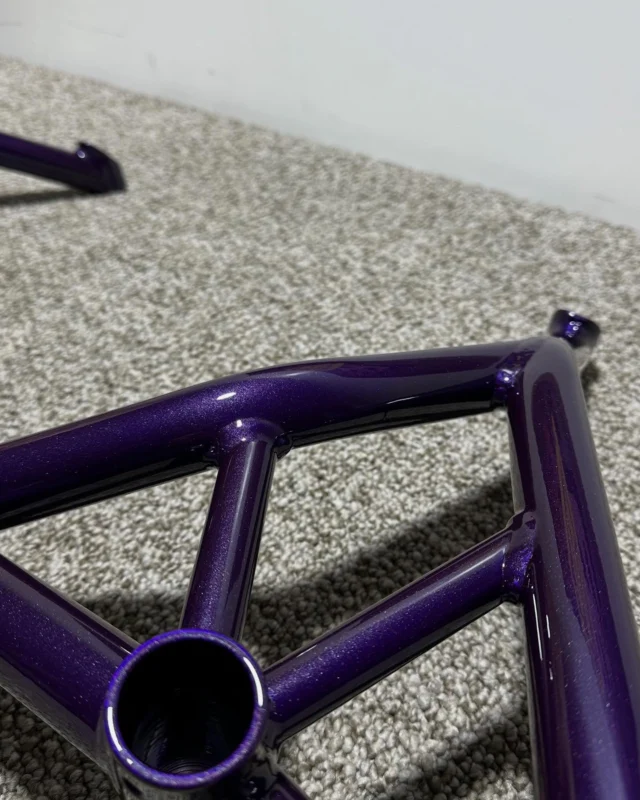 Crash cage coated in Popsicle Purple for a Kawasaki Ninja z400!
@prismaticpowders 
.
.
.
Base: Super Chrome Plus | UMS-10671
Color: Popsicle Purple | PPB-2794
Top Coat: Clear Vision | PPS-2974