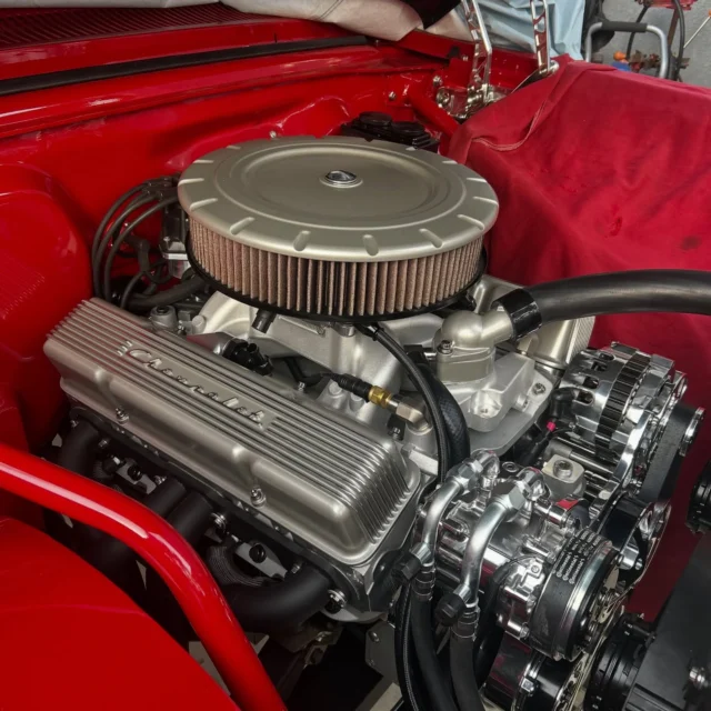 Valve covers, air cleaner hat & thermostat housing powder coated in @prismaticpowders Shimmer Gold (UMB-2062)
Customer requested for the powder to be wiped off of the polished fins & lettering on the valve covers for some added detail to match other polished components under the hood. 
#melrose #melrosemetalfinishing #melrosepowdercoating #powdercoating #prismaticpowders